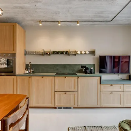 Center - Design & Terrace, Within Walking Distance